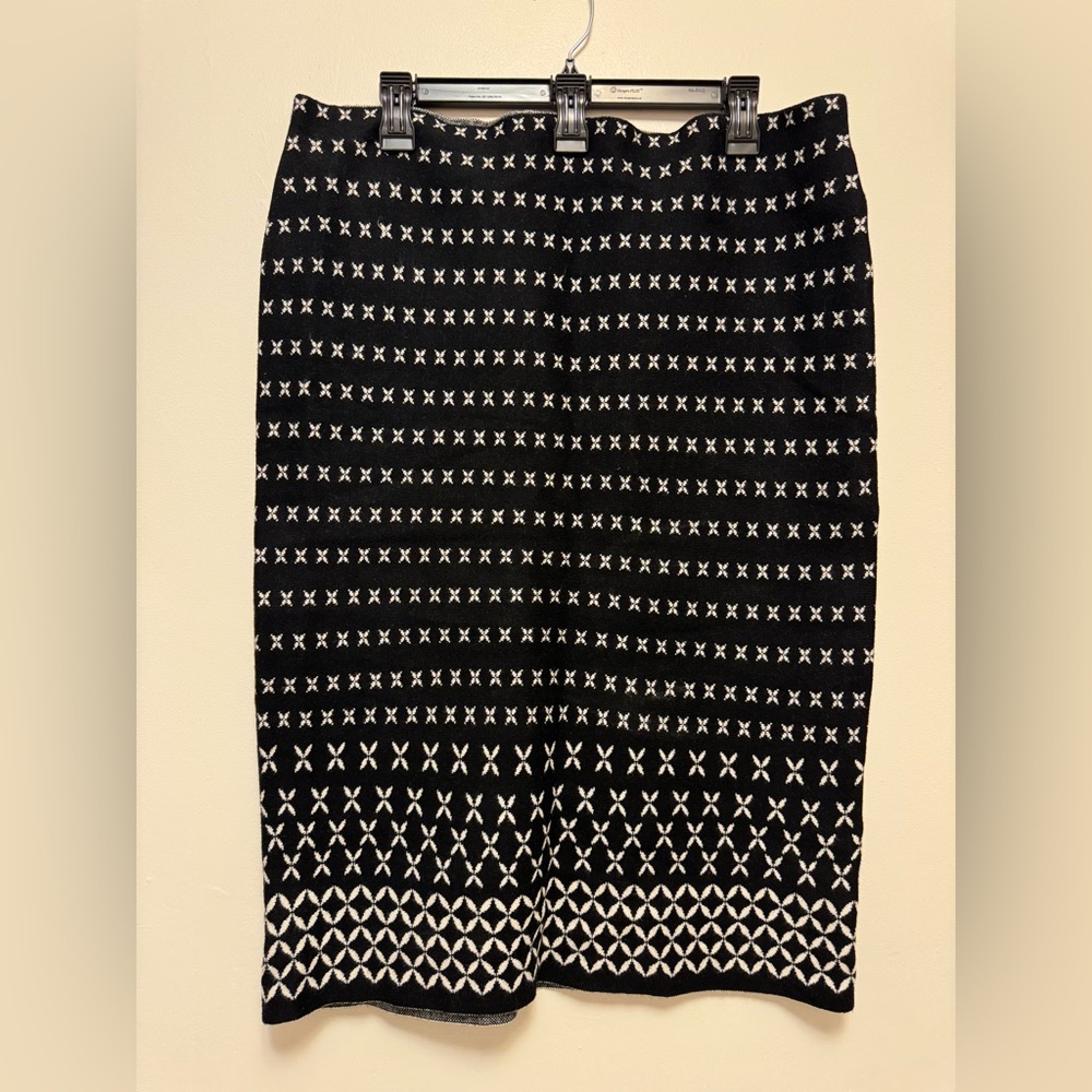 Max Studio Black and White Geometric Pencil Skirt